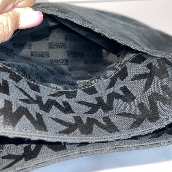 Michael Kors Jet Set Front Pocket Chain Canvas Tote EXCELLENT CONDITION - Picture 9 of 11